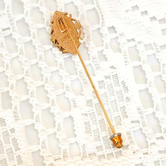 Vintage Cameo Stick Pin Scarf Pin Avon Gold Tone with Tiny Pearls - Picture 4 of 4